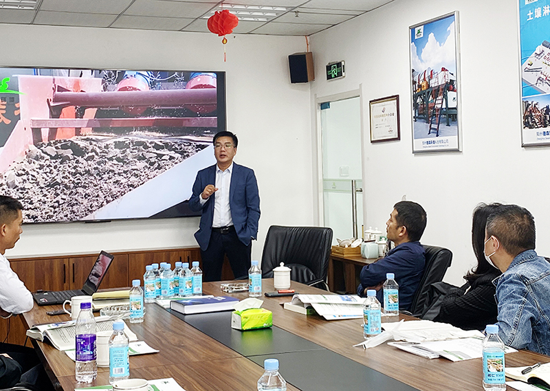 华中科技大学、中南大学一行莅临AG贵宾会集团生产基地会谈.jpg 华中科技大学、中南大学一行莅临AG贵宾会集团生产基地会谈